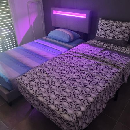 Chambre Privative Renove 2024, Climatisation, Tramway Sur Place , 12 Min Centre, 16 Min Plage, Apercu Lateral Mer, 2 Wc Avec 2 Salle De Bain, Private Room Renovated 2024, Air-Conditioned , Tram On Spot, 2 Toilets And 2 Bathrooms Nice Dış mekan fotoğraf