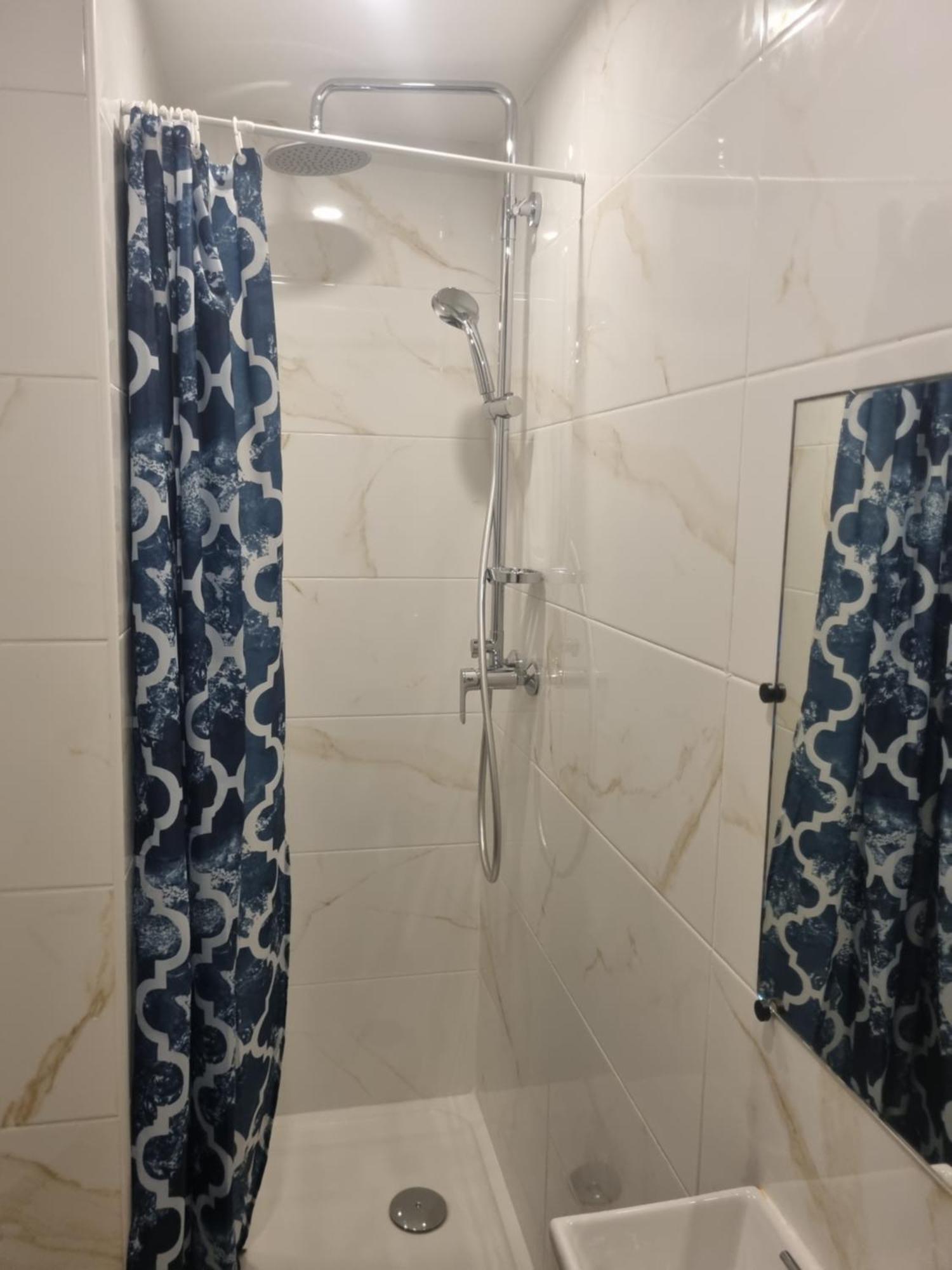Chambre Privative Renove 2024, Climatisation, Tramway Sur Place , 12 Min Centre, 16 Min Plage, Apercu Lateral Mer, 2 Wc Avec 2 Salle De Bain, Private Room Renovated 2024, Air-Conditioned , Tram On Spot, 2 Toilets And 2 Bathrooms Nice Dış mekan fotoğraf